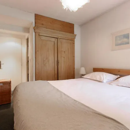 Апартаменты Le Chamouny- Family - - Quiet - Hikeing & Rock Climbing Close By Шамони