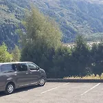 Apartment Le Chamouny- Family - - Quiet - Hikeing & Rock Climbing Close By *