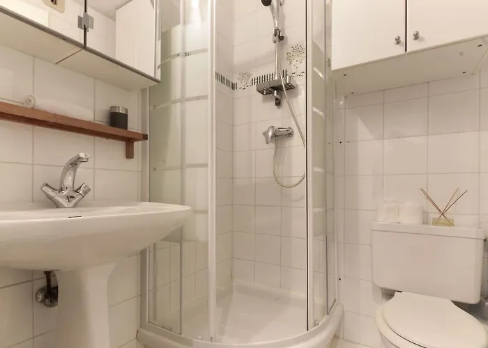 Le Chamouny- Family - - Quiet - Hikeing & Rock Climbing Close By *